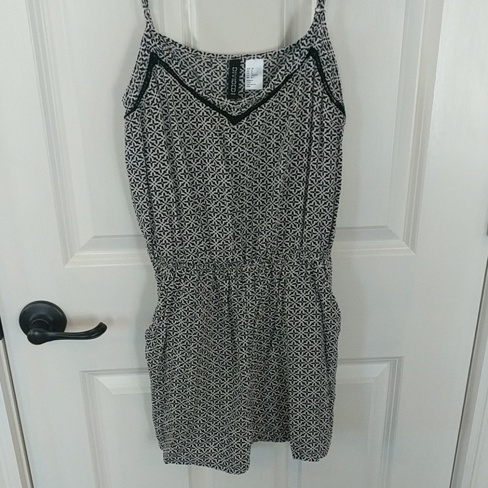 Jumper with pockets